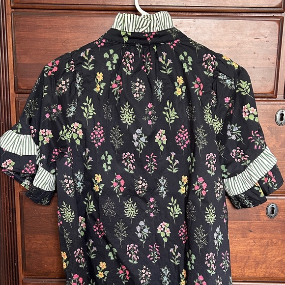 Entro Black Floral Blouse NWOT - Picture 4 of 4